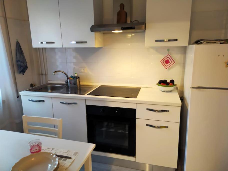 Monolocale Tiburtina Luminoso, Centrale, Silenzioso E Con Parcheggio Antistante Apartamento Roma